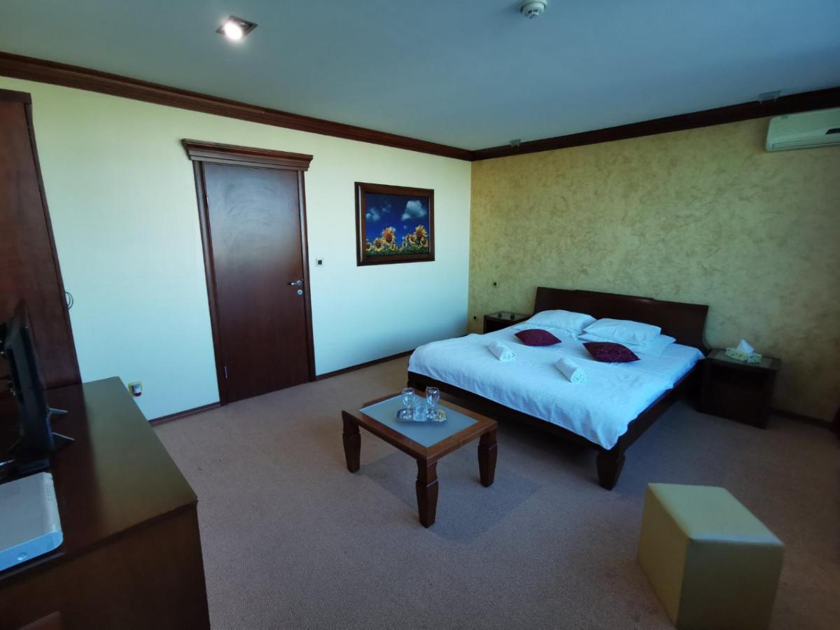 Panorama Apartman Нови Сад Екстериор снимка